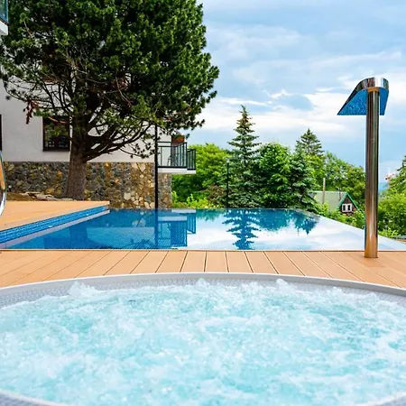 N&b Gory, Spa, Basen I Jacuzzi شقة *