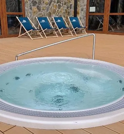 N&b Gory, Spa, Basen I Jacuzzi *